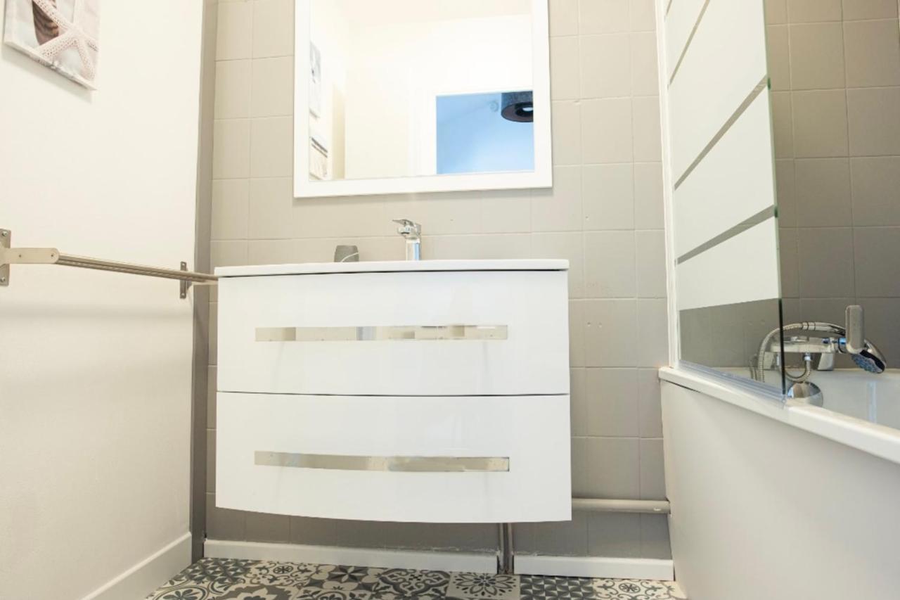 Superb Apartment Near The Port And The Sea モーギオ エクステリア 写真